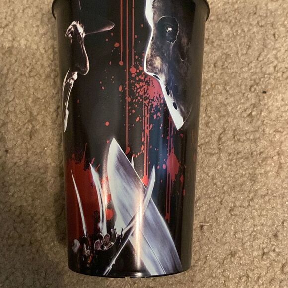 NWT Freddy Vs Jason 32oz Halloween Cup Souvenir - Picture 2 of 2